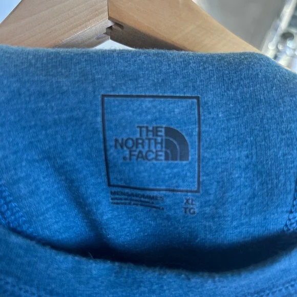 The North Face Men's Blue 
Long Sleeve Shirt - Picture 4 of 4